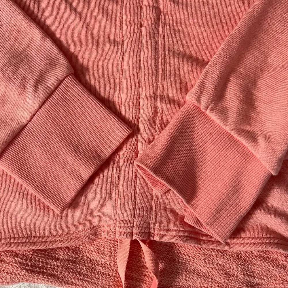 JoyLab Peach V-Neck Cropped Sweater - Picture 2 of 5